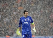 重要助攻引发热议！德布劳内在加拿大队比赛中领先优势明显观众掌声雷动